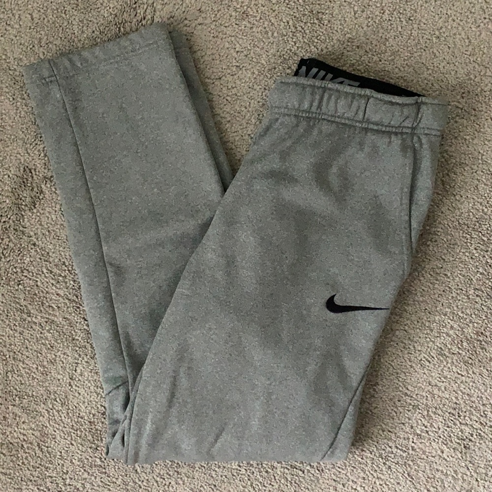 Nike. Dry-fit Sweatpants. Great condition. Size:Medium